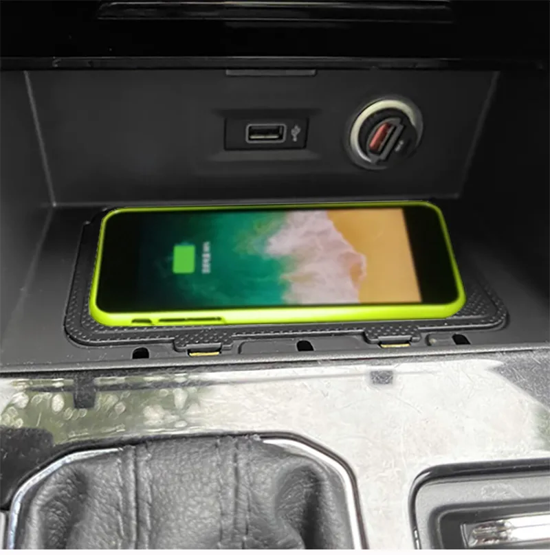 Car wireless charger for VW T-Cross T-Roc Jetta MK7 Teramont Phideon 15w fast phone charger charging panel pad phone holder detail 1