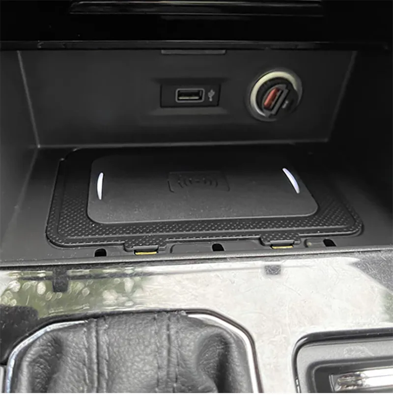 Car wireless charger for VW T-Cross T-Roc Jetta MK7 Teramont Phideon 15w fast phone charger charging panel pad phone holder detail 3
