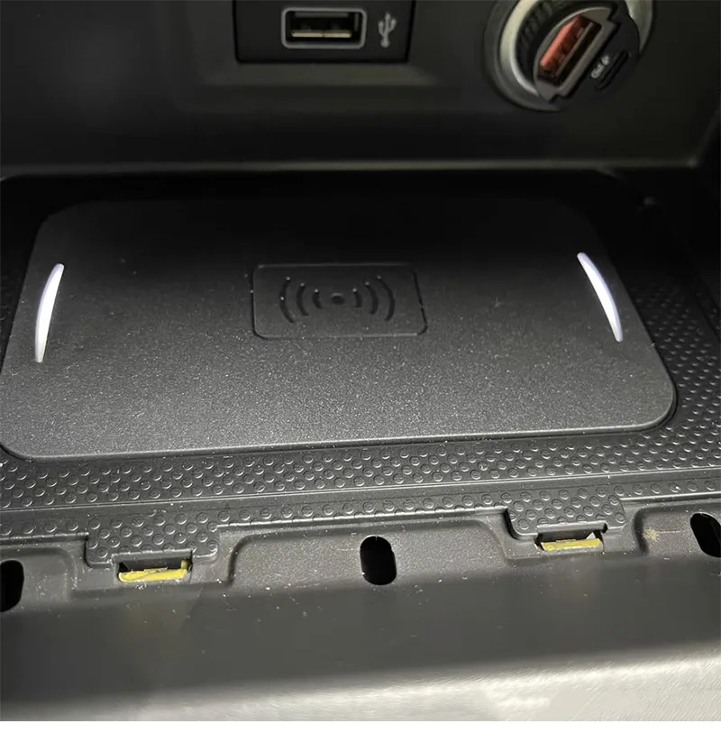Car wireless charger for VW T-Cross T-Roc Jetta MK7 Teramont Phideon 15w fast phone charger charging panel pad phone holder detail 4