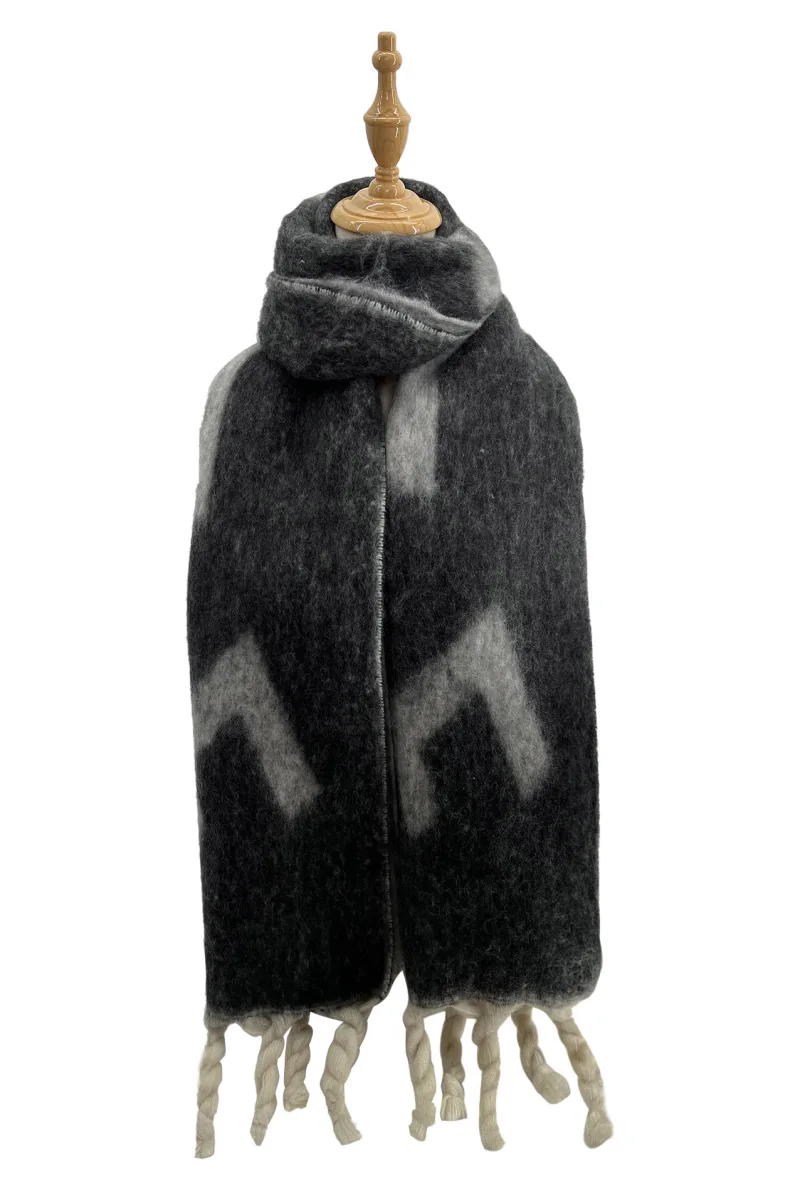 Jazz Pose Women's Check Scarf Wrap image 1