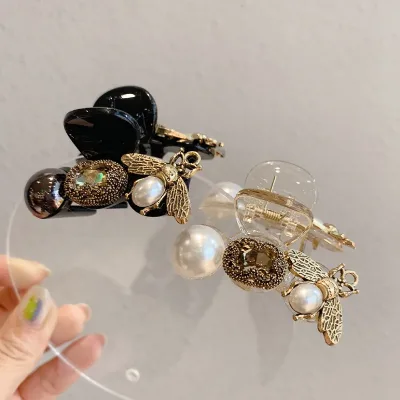 Elegant Retro Bee Hairpin Hair Claws Handmade Pearl Crystal Rhinestone Hair Clip Luxury Jewelry for Girls Women Hair Acc