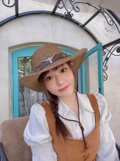 Hollow Straw Cowboy Hat with Leather Band