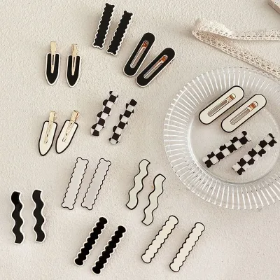 Black White Checkerboard Geometric Hairpins Side Clips Set 2–6 Piece