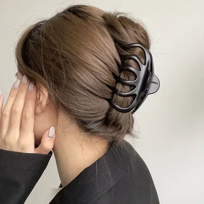 1PC Korean Solid Large Hair Claw Elegant Acrylic Hairpins Barrette Crab Hair Clips for Women Girls Headwear Hair Accesso