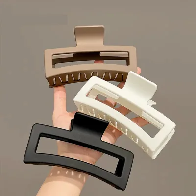 13cm Oversized Matte Black Square Shark Clip Minimalist