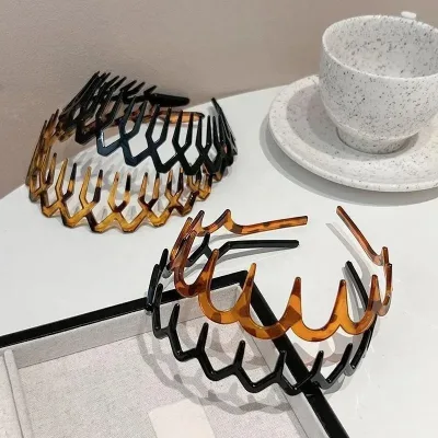Long Teeth Anti-Slip PC Headband Korean Style Amber Brown Black