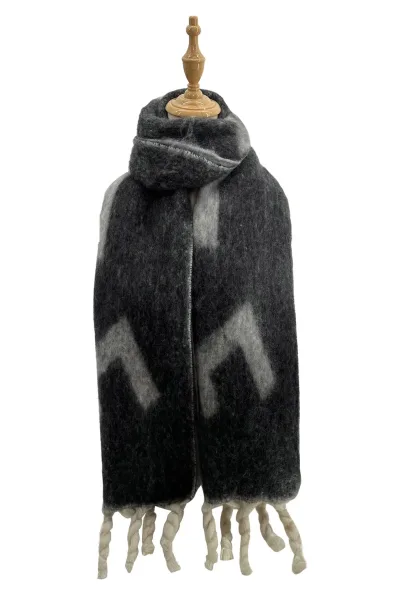 Jazz Pose Women's Check Scarf Wrap image 1